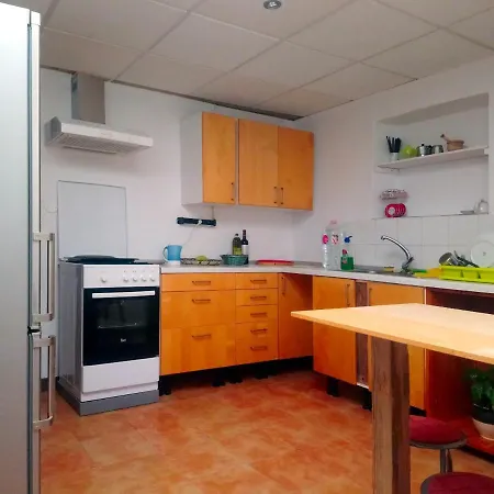 Проживание в семье The Violet House Muy Cerca Del Aeropuerto Tenerife Norte Сан-Кристобаль-де-Ла-Лагуна